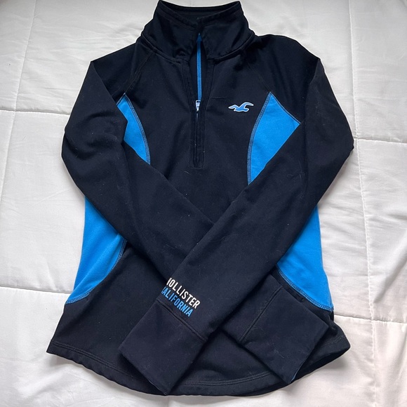 HOLLISTER WORKOUT TOP - Picture 1 of 4